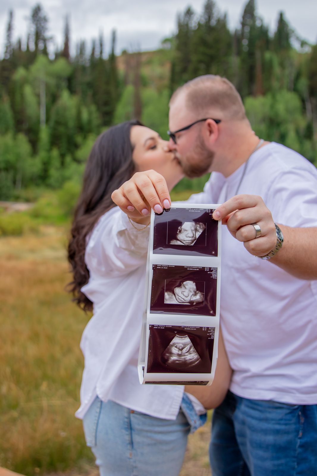 Maternity photo hover