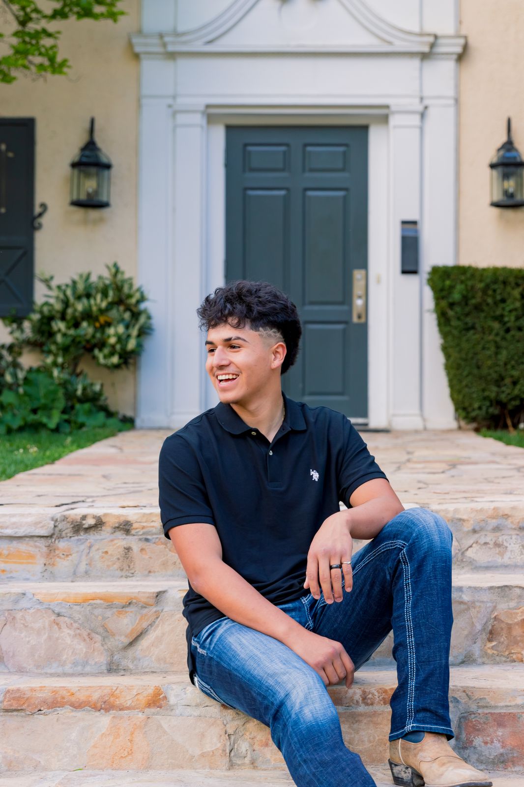 Seniors & Graduates photo hover